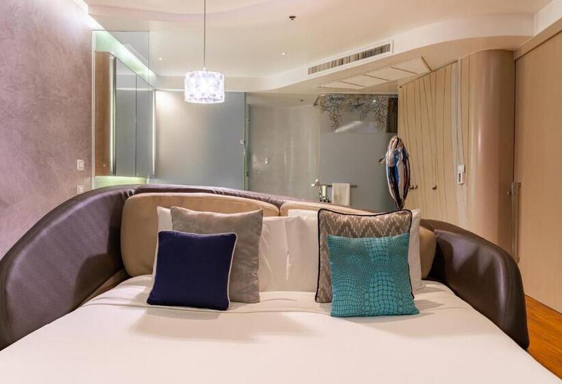 Superior suite with balcony, Baraquda Heeton Pattaya By Compass Hospitality