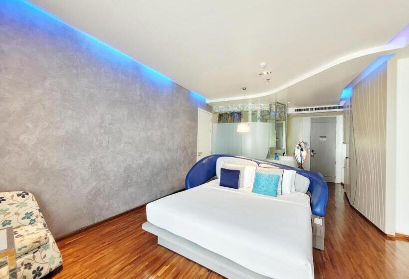 Номер Deluxe с Балконом, Baraquda Heeton Pattaya By Compass Hospitality