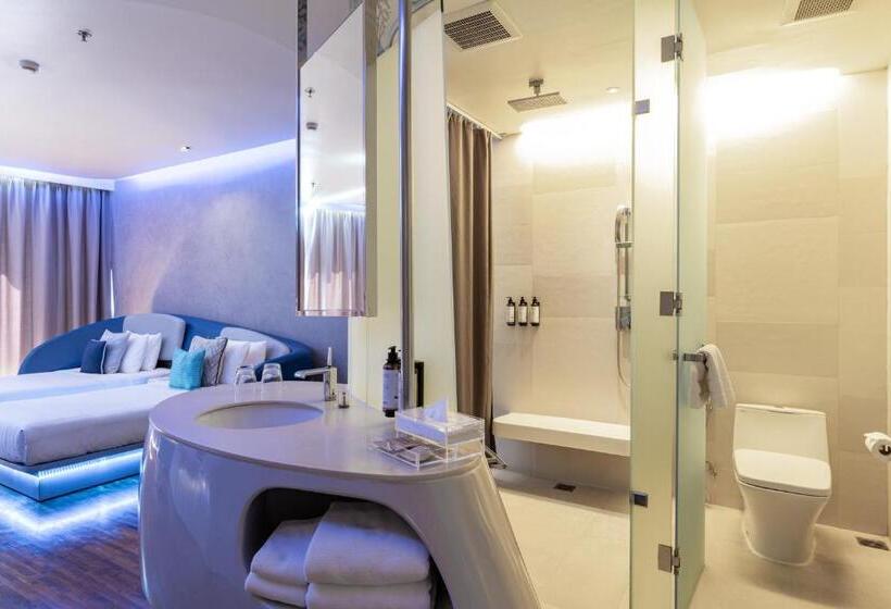 Номер Стандарт с Балконом, Baraquda Heeton Pattaya By Compass Hospitality