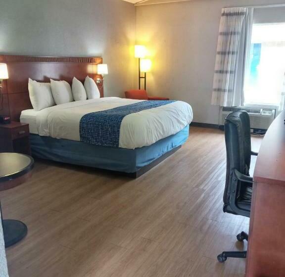 Стандартный Номер Кровать Кинг, Travelodge By Wyndham Petersburg