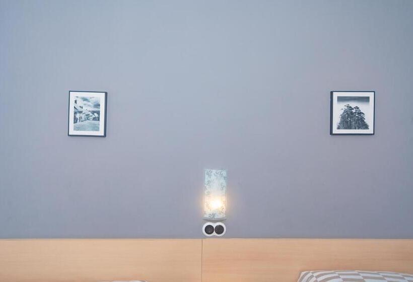 Номер Стандарт Трехместный, Hostal Virginia
