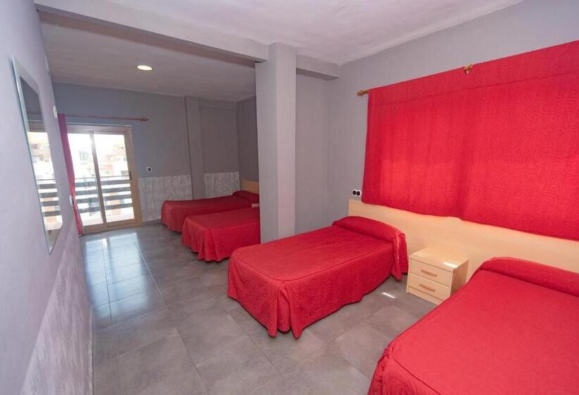 Четырехместный Номер Стандарт, Hostal Virginia