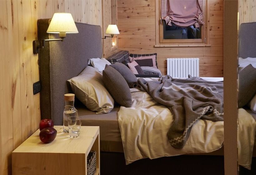 Трехместный Номер Стандарт с Балконом, La Genzianella Bormio