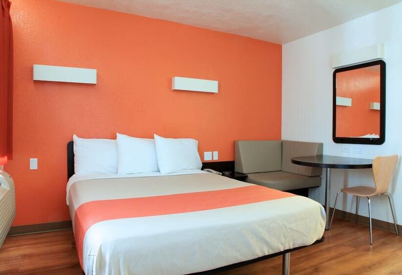 Номер Стандарт Адаптированный для Инвалидов, Motel 6 Old Town Scottsdale Fashion Square