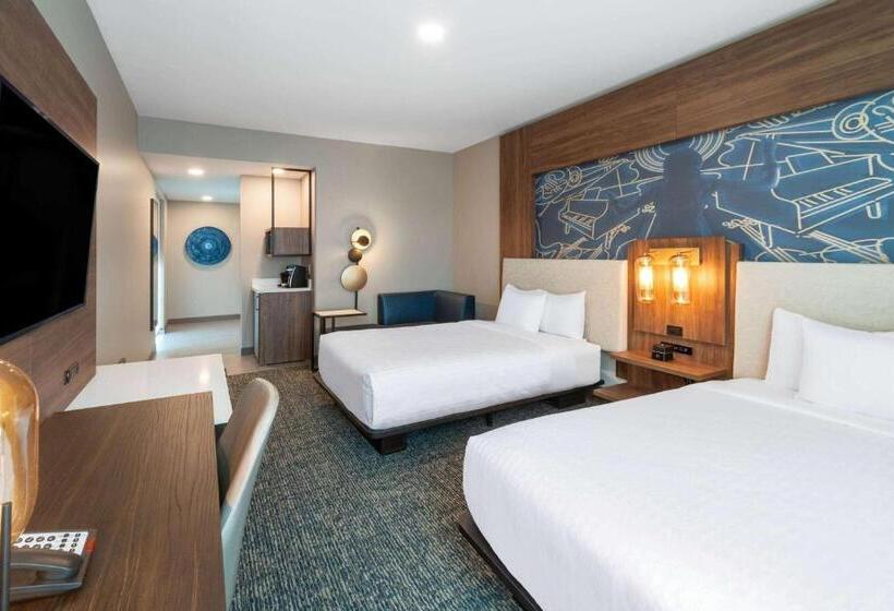 اتاق استاندارد با 2 تخت دوبل, La Quinta Inn & Suites By Wyndham Nashville Downtown Stadium