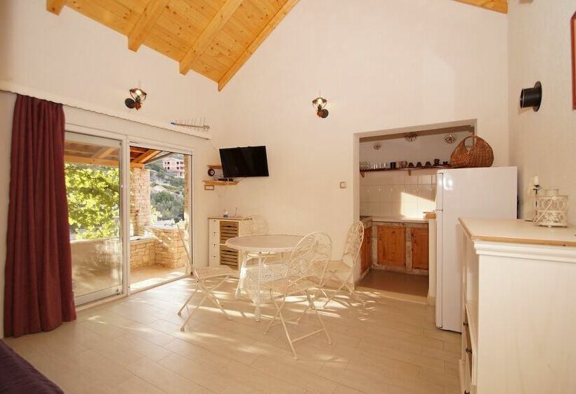 Дом 2 Спальни, Stone House Mia   Prihonja