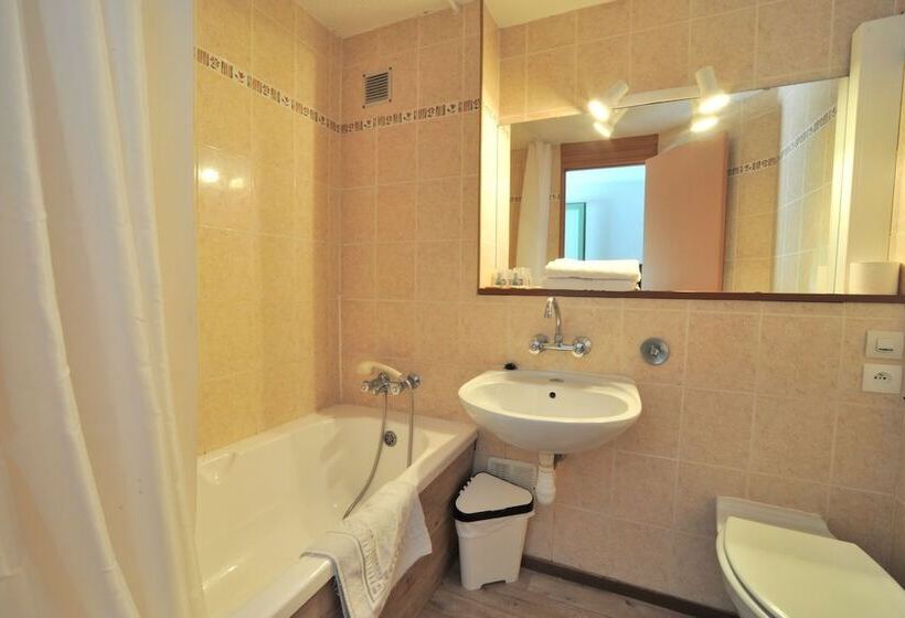 Номер Стандарт, Hôtel Le Relais De Trans