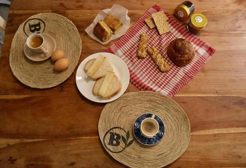 استودیو استاندارد با تراس, Birbas