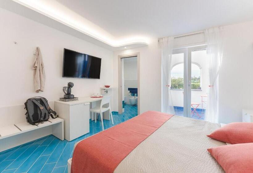 Quarto Triplo Estandar, Corallo Residence