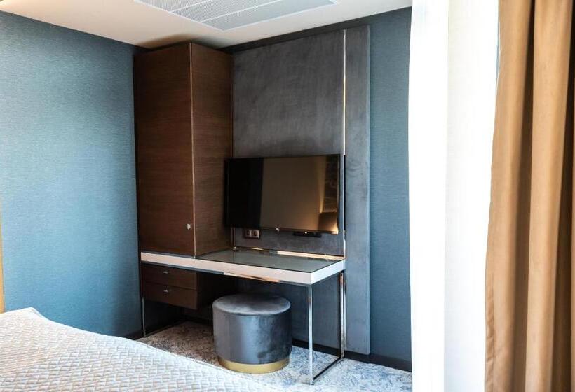 Полулюкс, Tisia Hotel & Spa