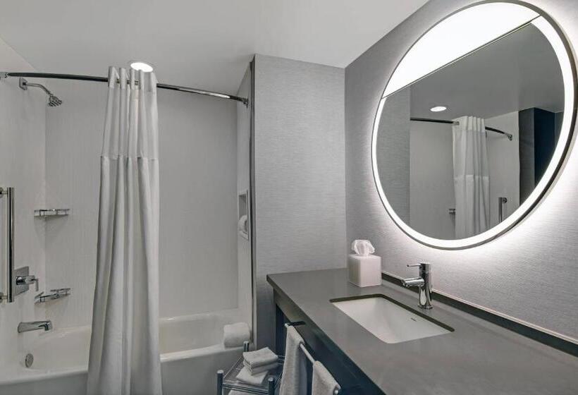 Номер Стандарт, Courtyard By Marriott Manhattan Aggieville