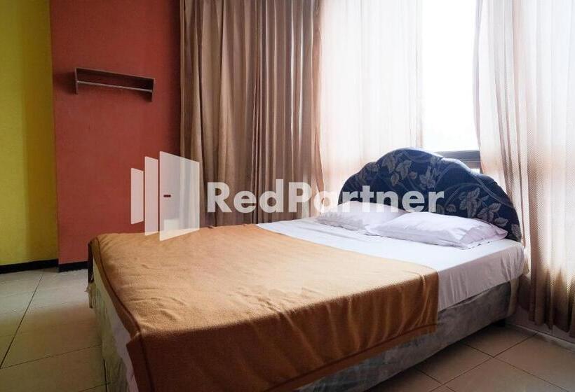Номер Superior, Reddoorz At Sparkling Hotel Surabaya
