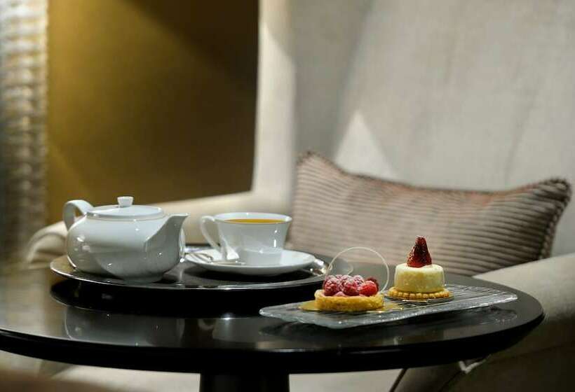 اتاق لوکس با چشم‌انداز, Jw Marriott Hotel Marina