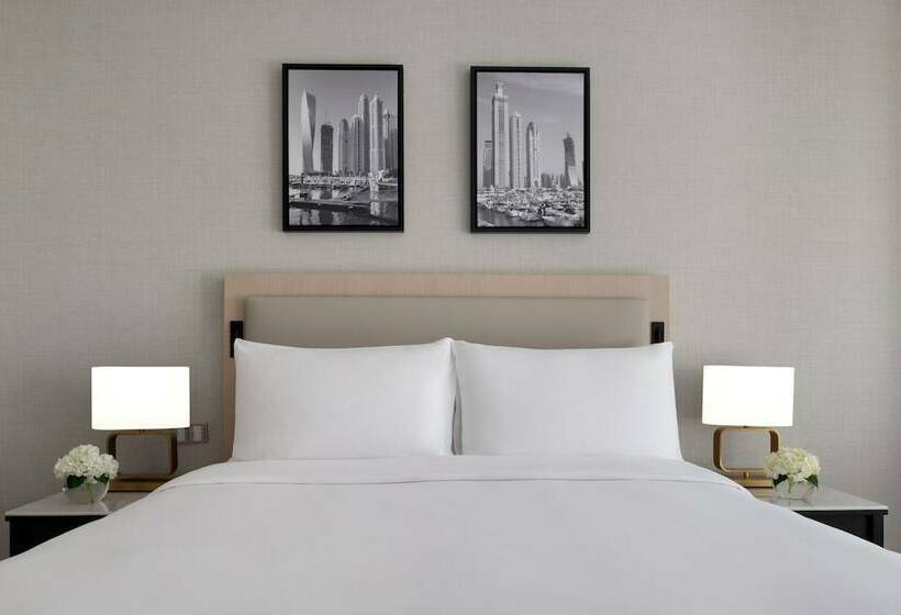 اتاق اجرایی با تخت بزرگ, Jw Marriott Hotel Marina