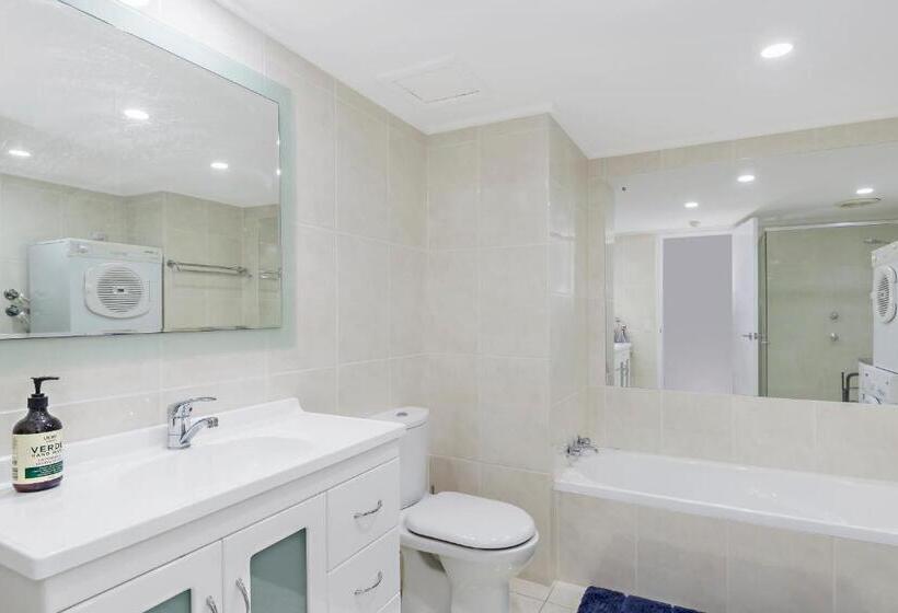 Апартаменты 2 Спальни, Golden Sands On The Beach   Absolute Beachfront Apartments