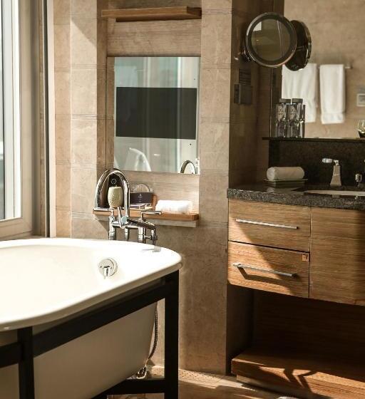 سوییت جونیور کلاب, The Ritz Carlton, Shenzhen, Nearby Futian Cbd, Convention & Exhibition Center, Futian Railway Statio