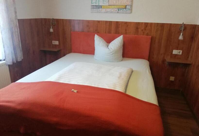 Номер Стандарт с Балконом, Landhotel Waldschlößchen Mit Gaststube