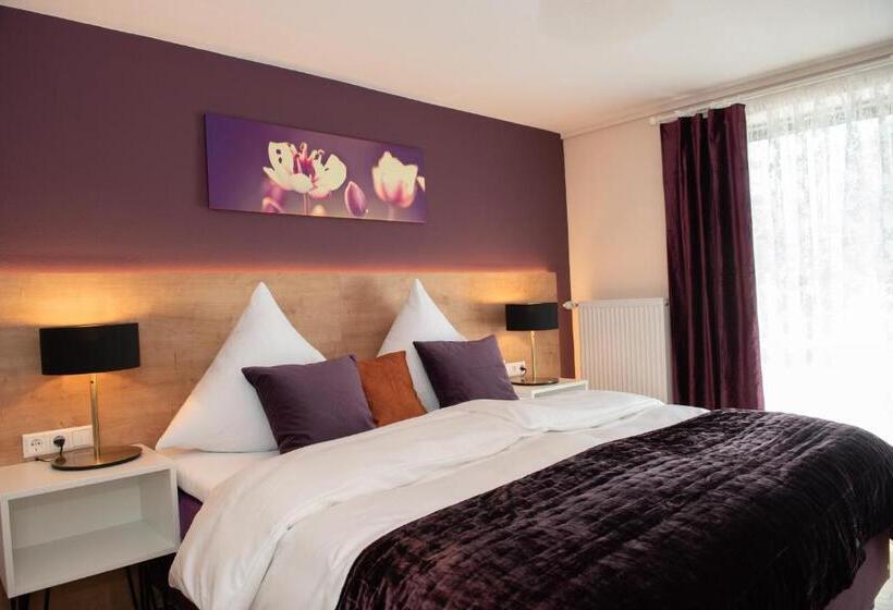 Номер Стандарт с Балконом, Boutique   Hotel Zum Schloss