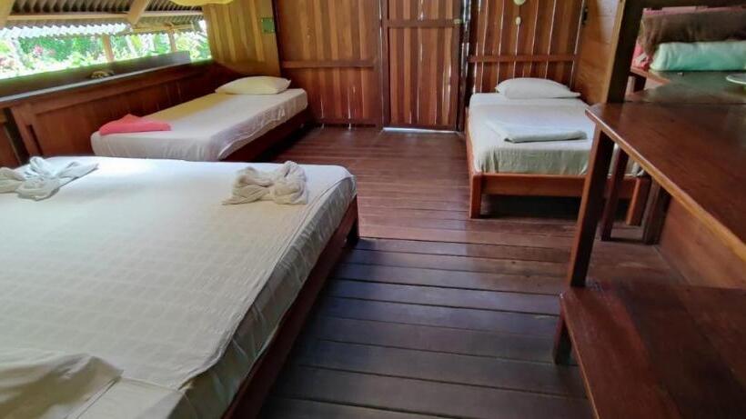 스탠다드 4인용 룸 바다전망, La Kuka Hotel   Nuquí