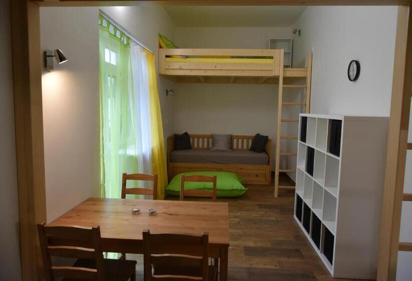家庭间, Penzion U Hujňáků