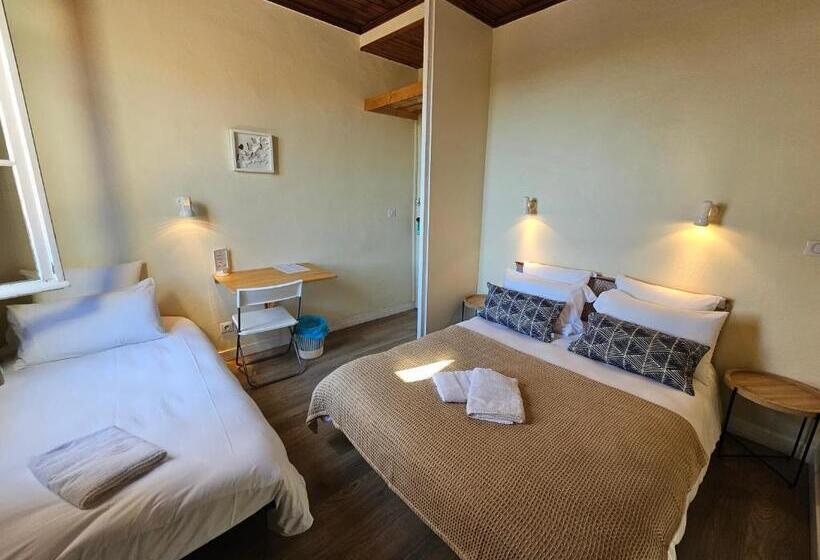 Номер Стандарт Трехместный, Hôtel Au Bon Landais