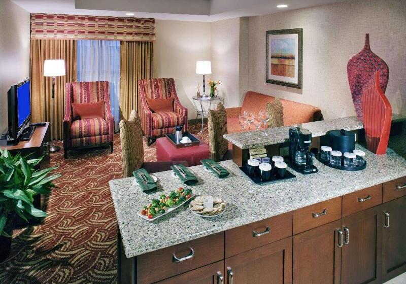 Люкс Кровать Кинг, Embassy Suites By Hilton San Marcos Hotel Conference Center