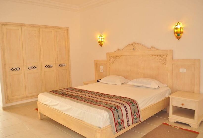 Номер Стандарт Трехместный, Zodiac Hôtel & Aqua Park