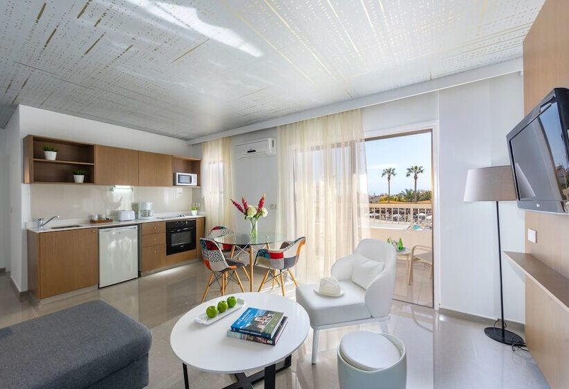 Люкс, King Jason Paphos   Designed For Adults By Louis Hotels