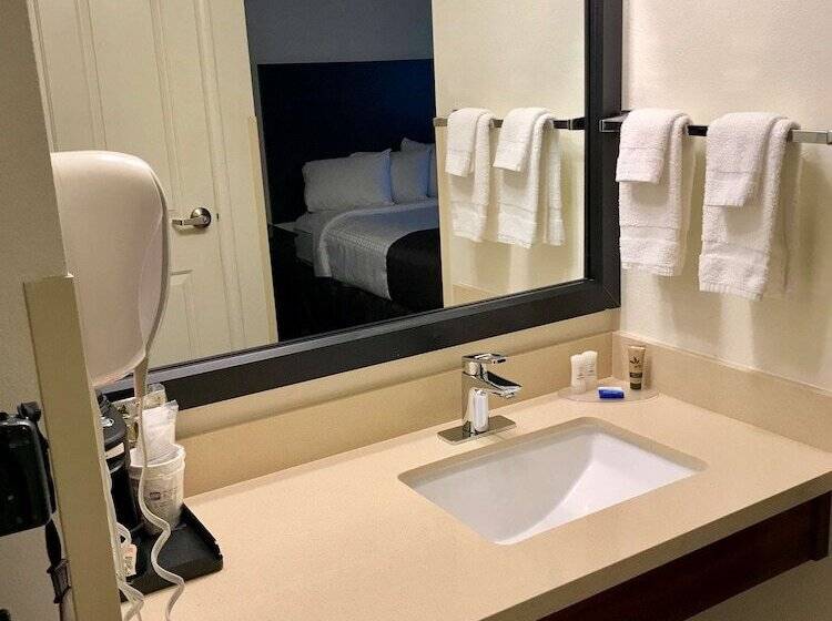 스위트, Best Western Visalia