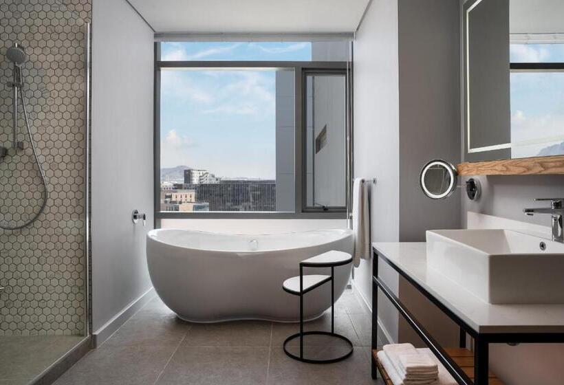 اتاق استاندارد با تخت بزرگ, Cape Town Marriott Hotel Crystal Towers