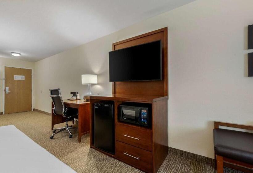 Люкс, Comfort Suites Johnson Creek Conference Center