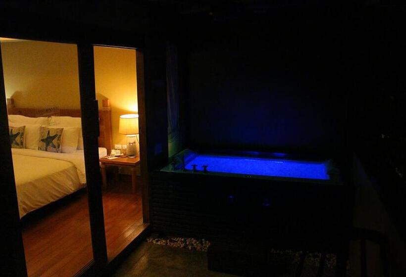 디럭스 룸, Deva Beach Resort Samui