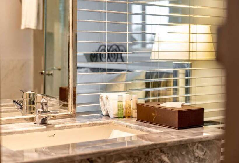 Номер Deluxe, The Grand Riverside