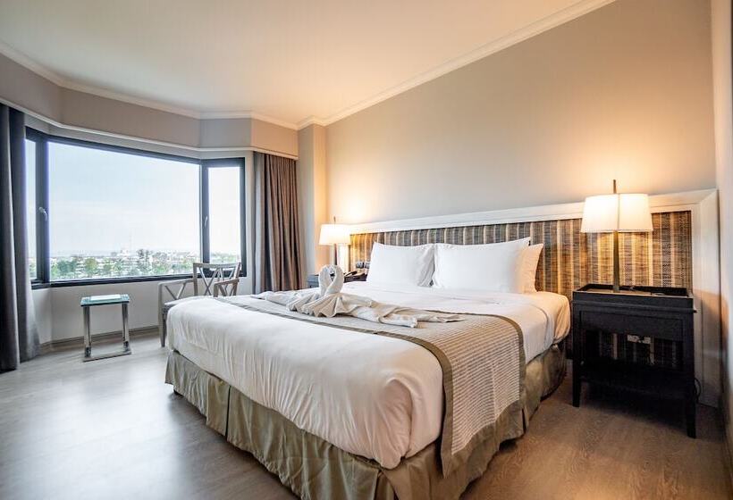 Номер Deluxe, The Grand Riverside