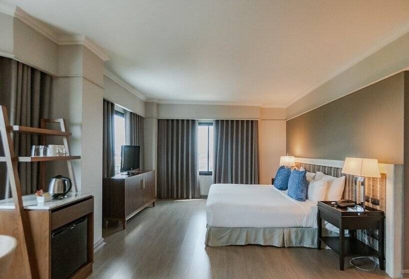 Полулюкс, The Grand Riverside