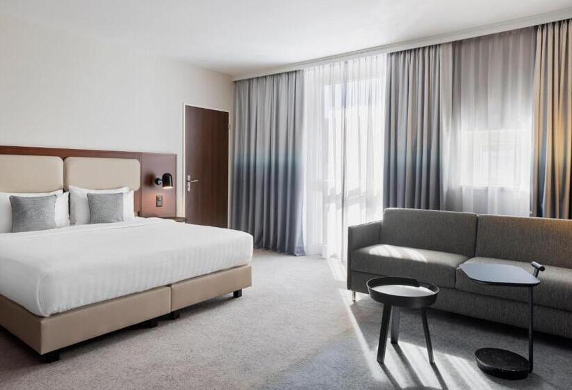 Номер Superior Кровать Кинг, Courtyard By Marriott Basel