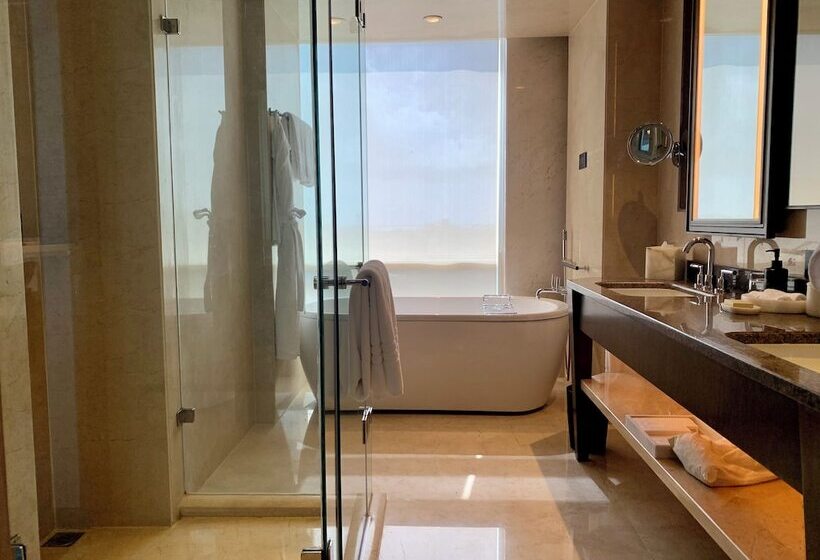 اتاق پرمیوم با چشم‌انداز دریا, Four Seasons Hotel Mumbai