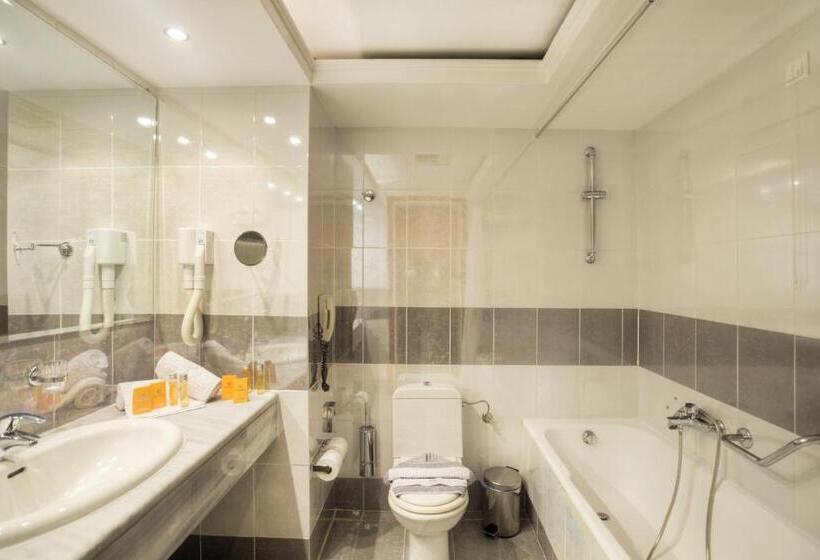 Апартаменты Comfort 2 Спальни, Kipriotis Village Resort