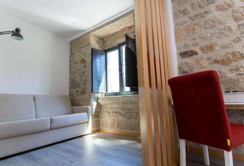 패밀리 스위트, Alojamento Girassol   Guest House   Quarto Com Casa De Banho Privativa