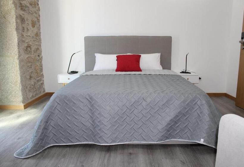 패밀리 스위트, Alojamento Girassol   Guest House   Quarto Com Casa De Banho Privativa