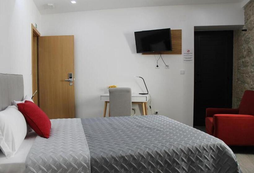 스탠다드 트리플 발코니 룸, Alojamento Girassol   Guest House   Quarto Com Casa De Banho Privativa