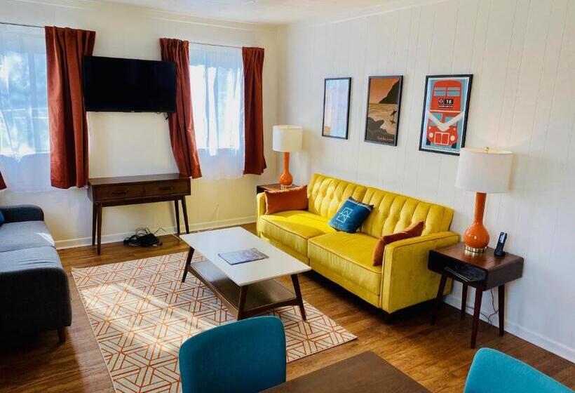 Апартаменты 2 Спальни, A Lodge Lyons