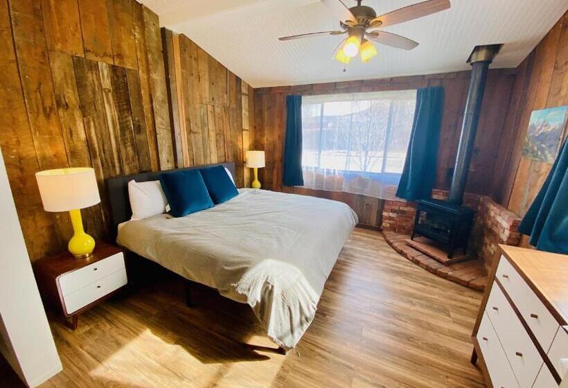 Апартаменты 2 Спальни, A Lodge Lyons