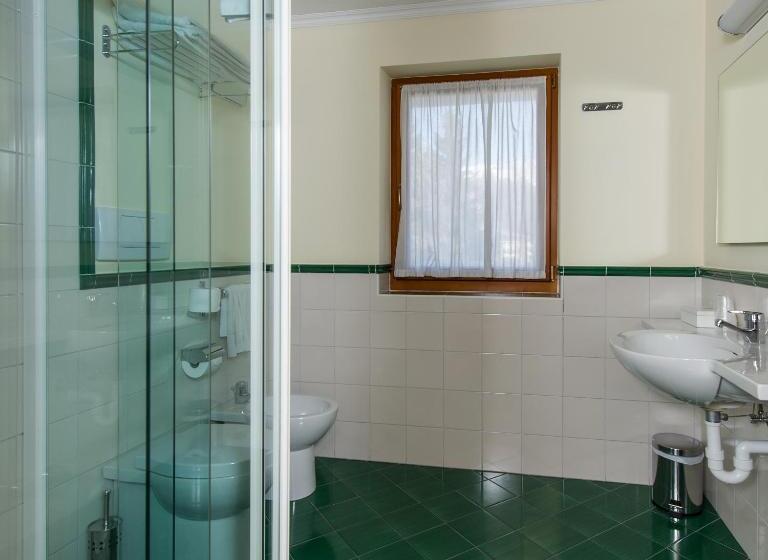 اتاق استاندارد سه نفره, Family Hotel Gran Baita