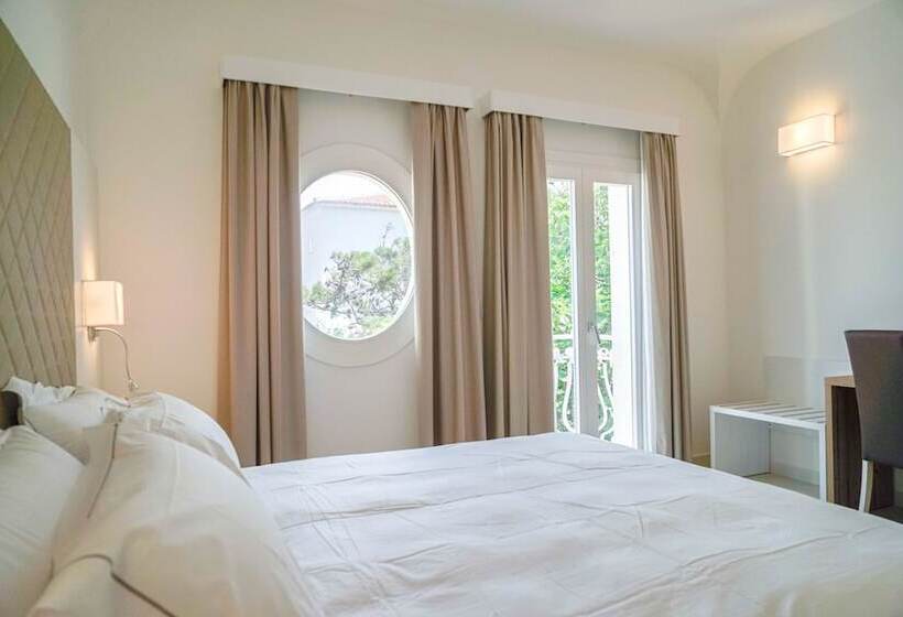 Quarto Triplo Superior, Moresco