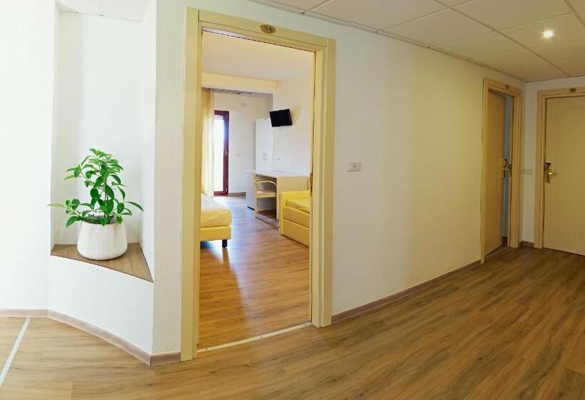 Comfort room with balcony, Nettuno