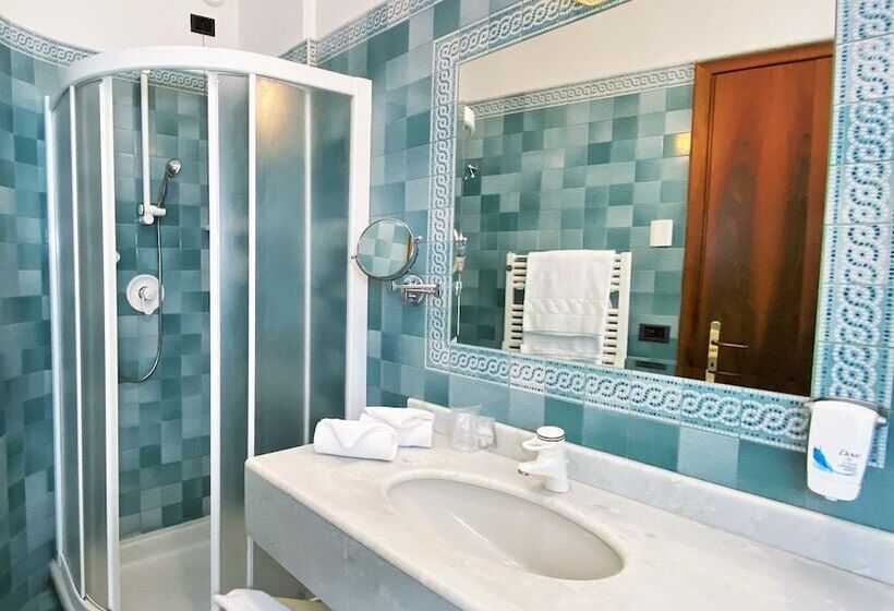 Номер Стандарт Трехместный, Park Hotel Junior