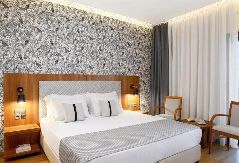 Люкс Premium 2 Спальни, Ramada by Wyndham, Athens Club Attica Riviera