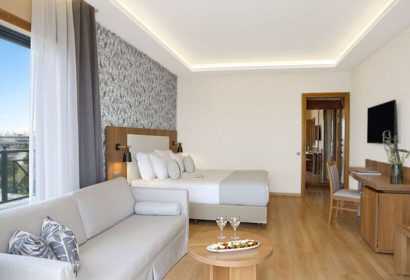 Habitación Premium Vista al Mar., Ramada by Wyndham, Athens Club Attica Riviera