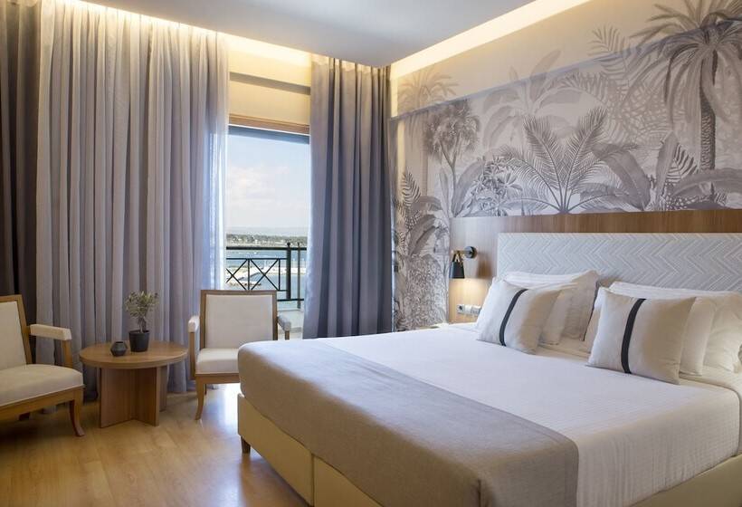 Номер Superior Боковой Вид на Море, Ramada by Wyndham, Athens Club Attica Riviera